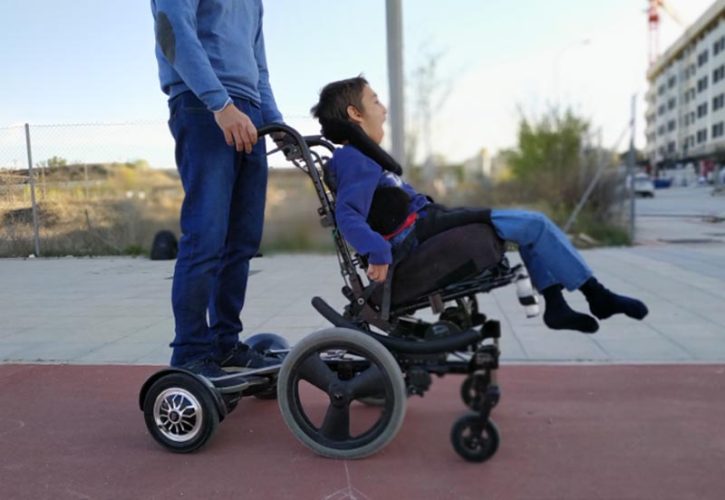 Ayudas movilidad: Sillas de ruedas con hoverboard eléctrico