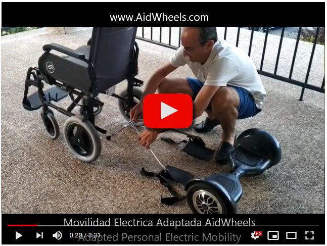 Ayúdate de un patinete eléctrico hoverboard para empujar la silla de ruedas