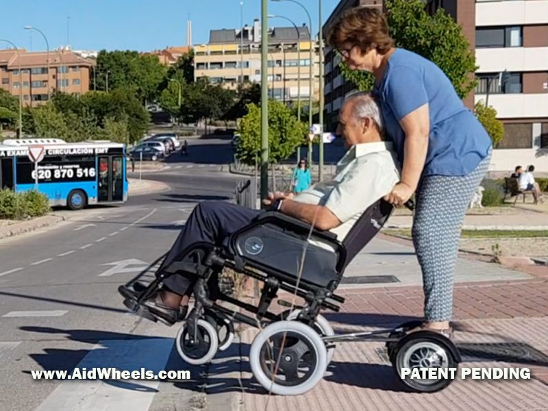 Consigue el AidWheels para tu silla de ruedas manual